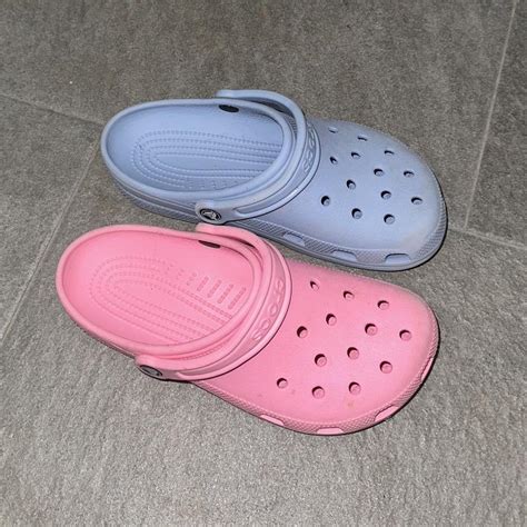 mismatch crocs